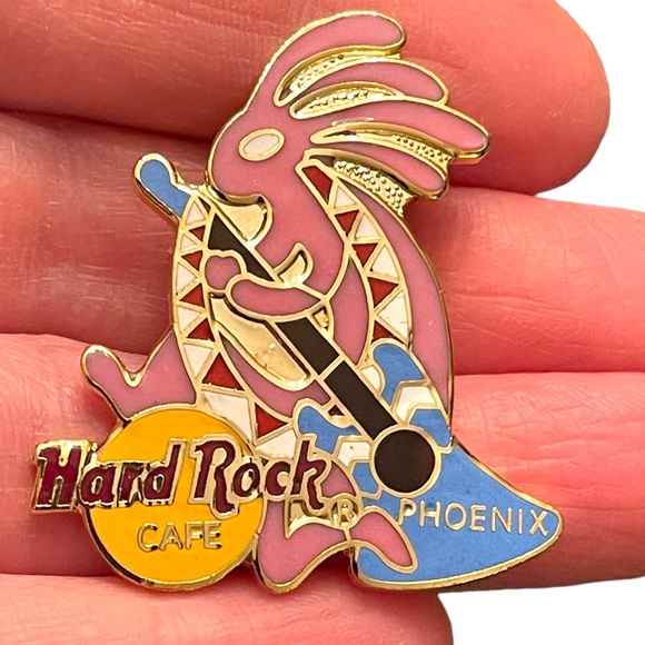 Hsrd Rock Jewelry - hard rock Cafe Phoenix enameled brooch gold finish